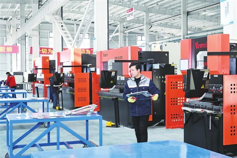 易倍体育网站:“中国算谷”硕果丰“智慧庆阳”新潮涌-新华网(图4)