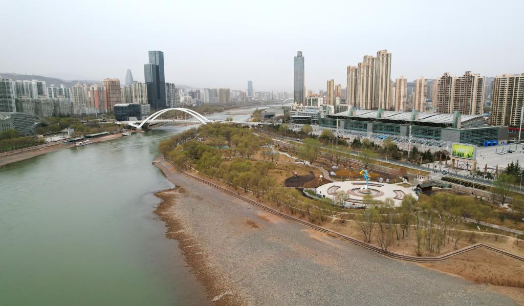 甘肃兰州：“15分钟健身圈”拥抱健康生活