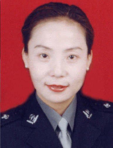 法律教学部主任,副教授,因工作成绩突出,于2003年荣立个人二等功一次