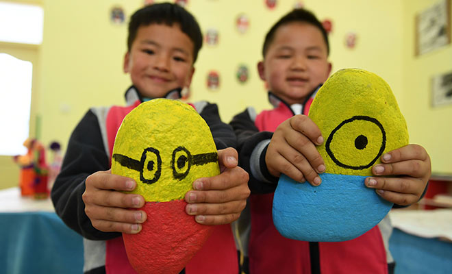 甘肃：农村免费幼儿园为贫困孩子带来快乐童年
