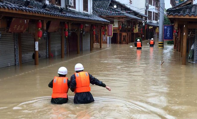 甘肃文县遭强降雨袭击