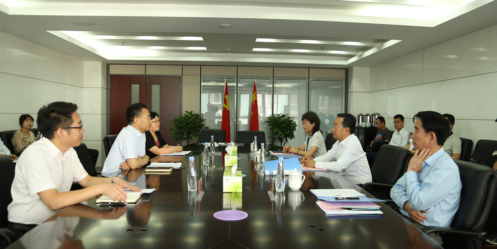 2017年8月3日，甘肃省省委副书记、省长唐仁健到甘肃证监局调研指导工作。
