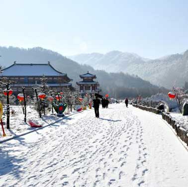 甘肅定西昔日荒山披綠裝：引客體驗冰雪溫泉“冷熱遊”