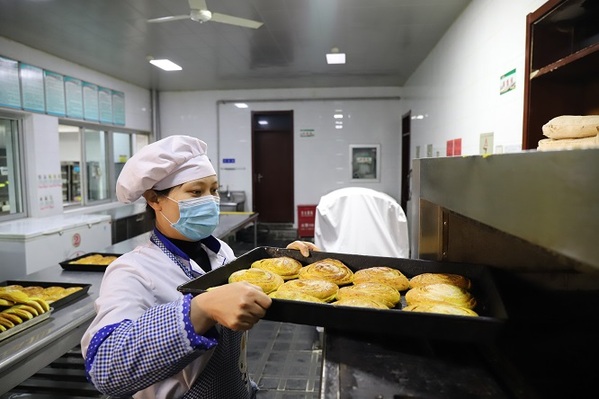 發揮“堡壘”作用 護航春運平安