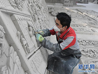 甘肃临夏 ：非遗砖雕产业拓宽增收路