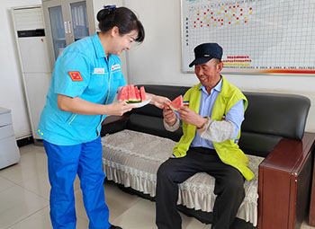 工开展&ldquo;送清凉&rdquo;活动