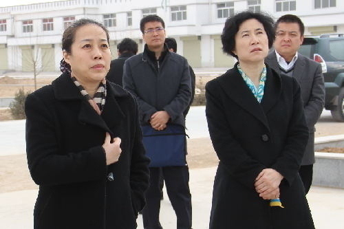 省委常委,省纪委书记张晓兰,省委宣传部副部长苏君在感恩新村调研